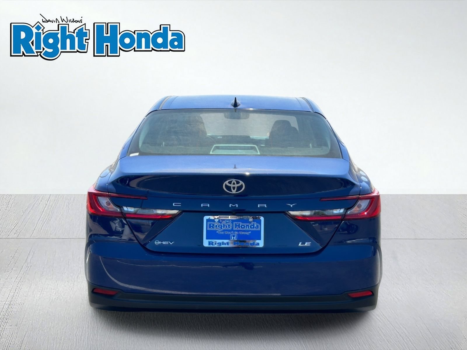 Used 2025 Toyota Camry LE w/ Convenience Package FWD image 10