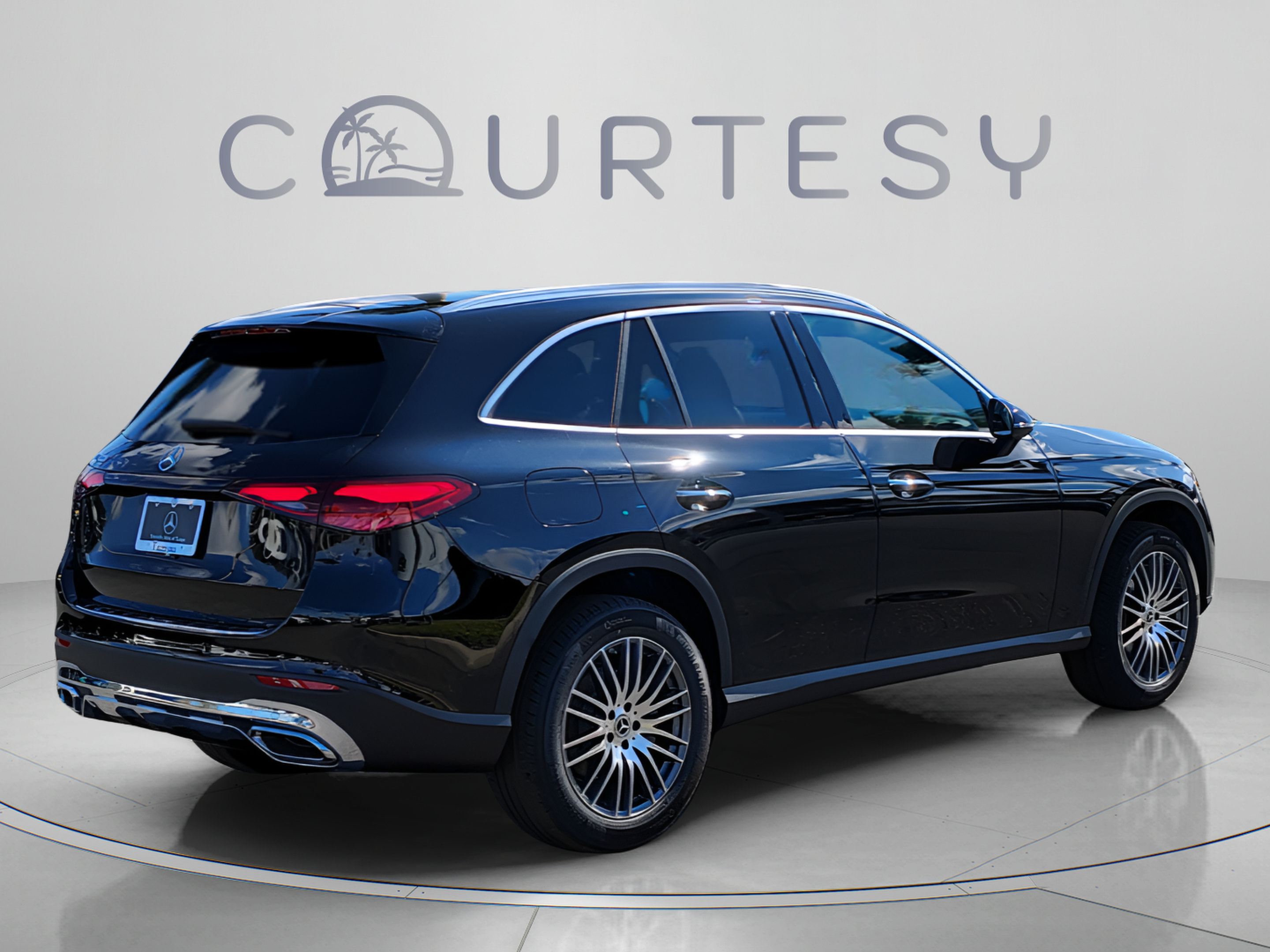 Certified 2026 Mercedes-Benz GLC 300 image 4