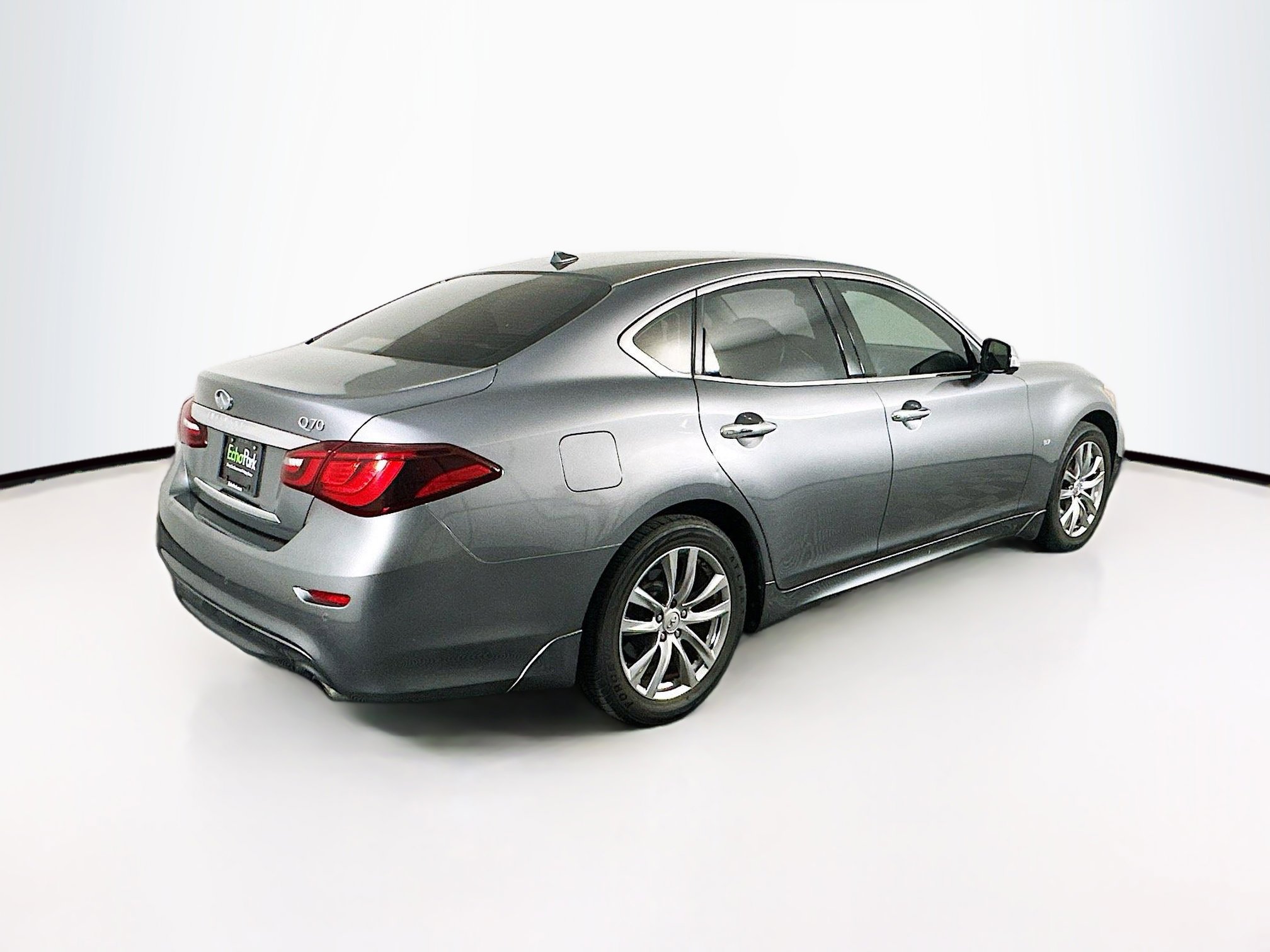 Used 2015 INFINITI Q70 3.7 image 9