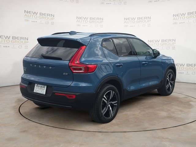 Certified 2023 Volvo XC40 B5 Plus w/ Protection Package image 5