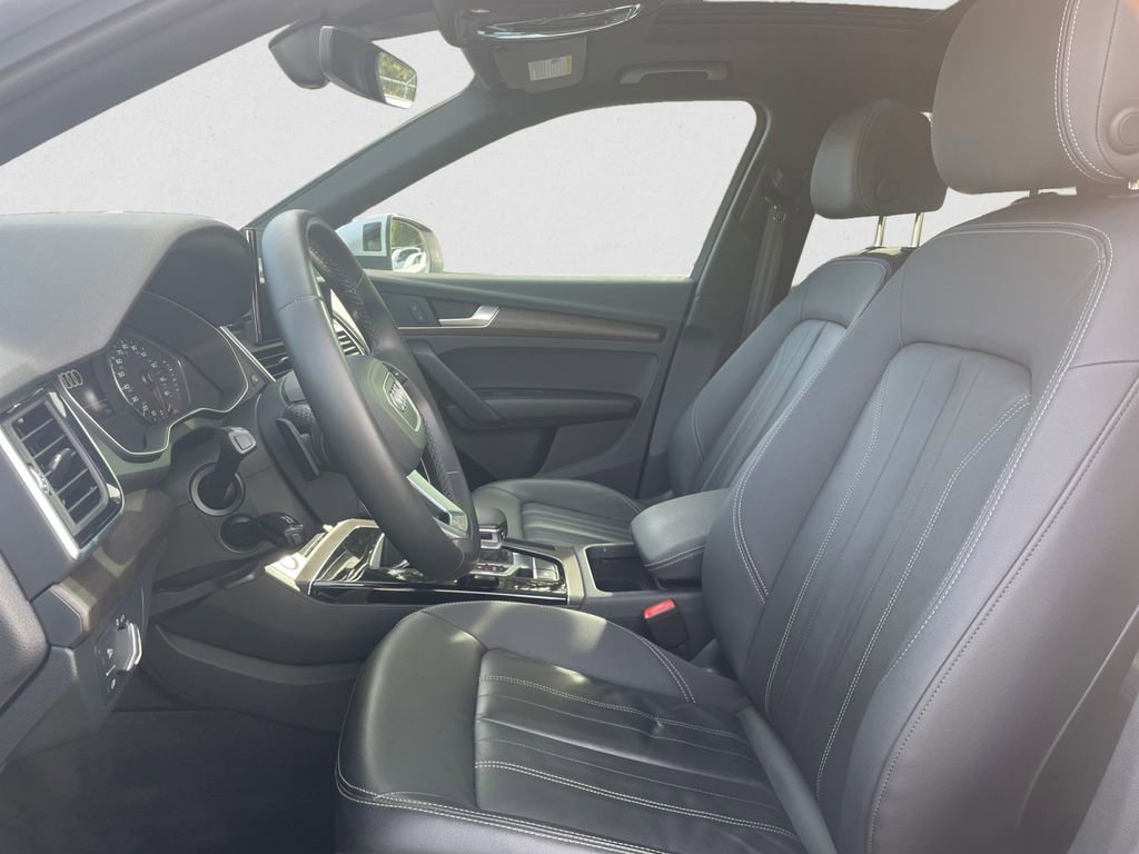Used 2022 Audi Q5 2.0T Premium w/ Convenience Package image 9