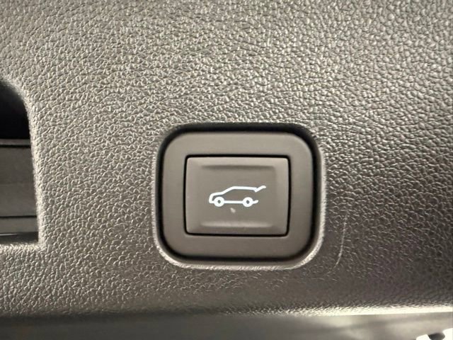 New 2026 Chevrolet Traverse High Country w/ LPO, Floor Liner Package image 9