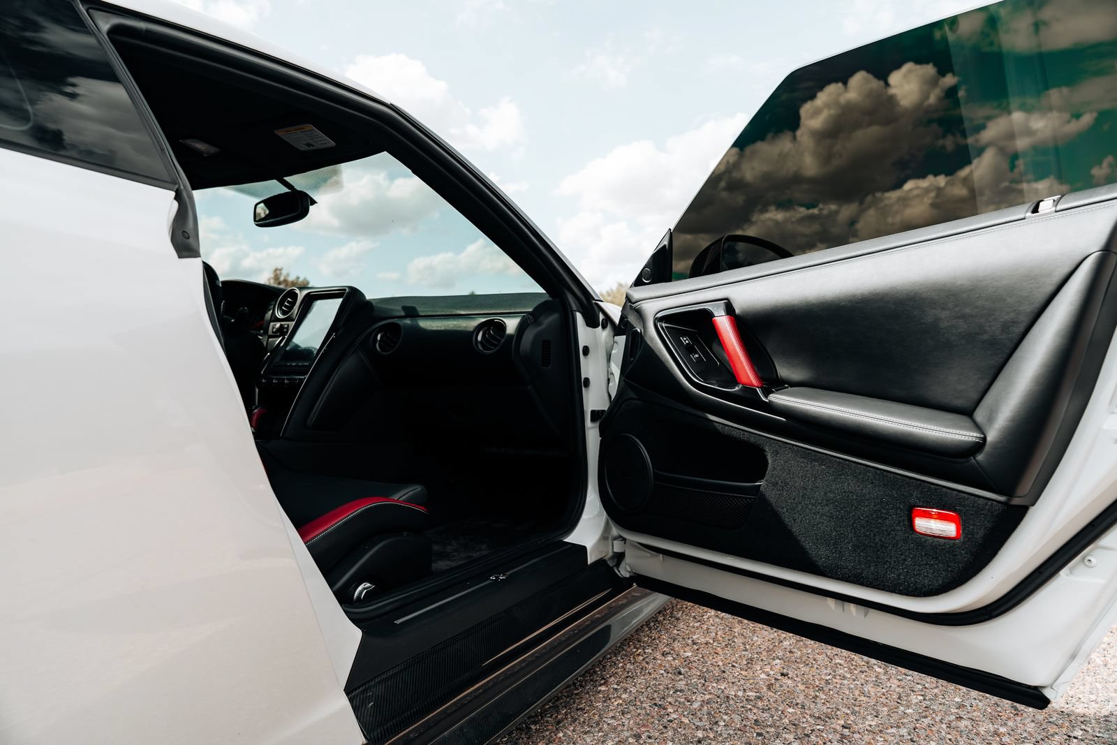Used 2014 Nissan GT-R Black Edition AWD/4WD image 39