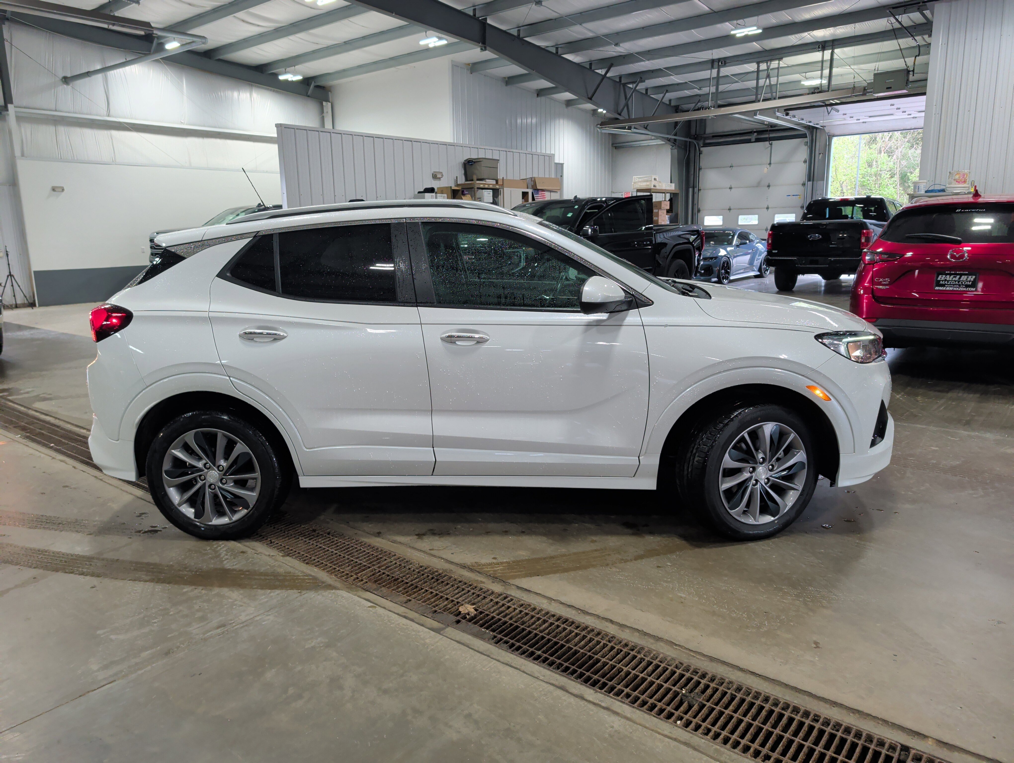 Used 2023 Buick Encore GX Select w/ Sport Touring Package AWD/4WD image 2