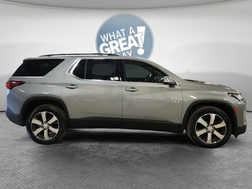 Certified 2023 Chevrolet Traverse LT w/ LT Premium Package AWD/4WD image 2