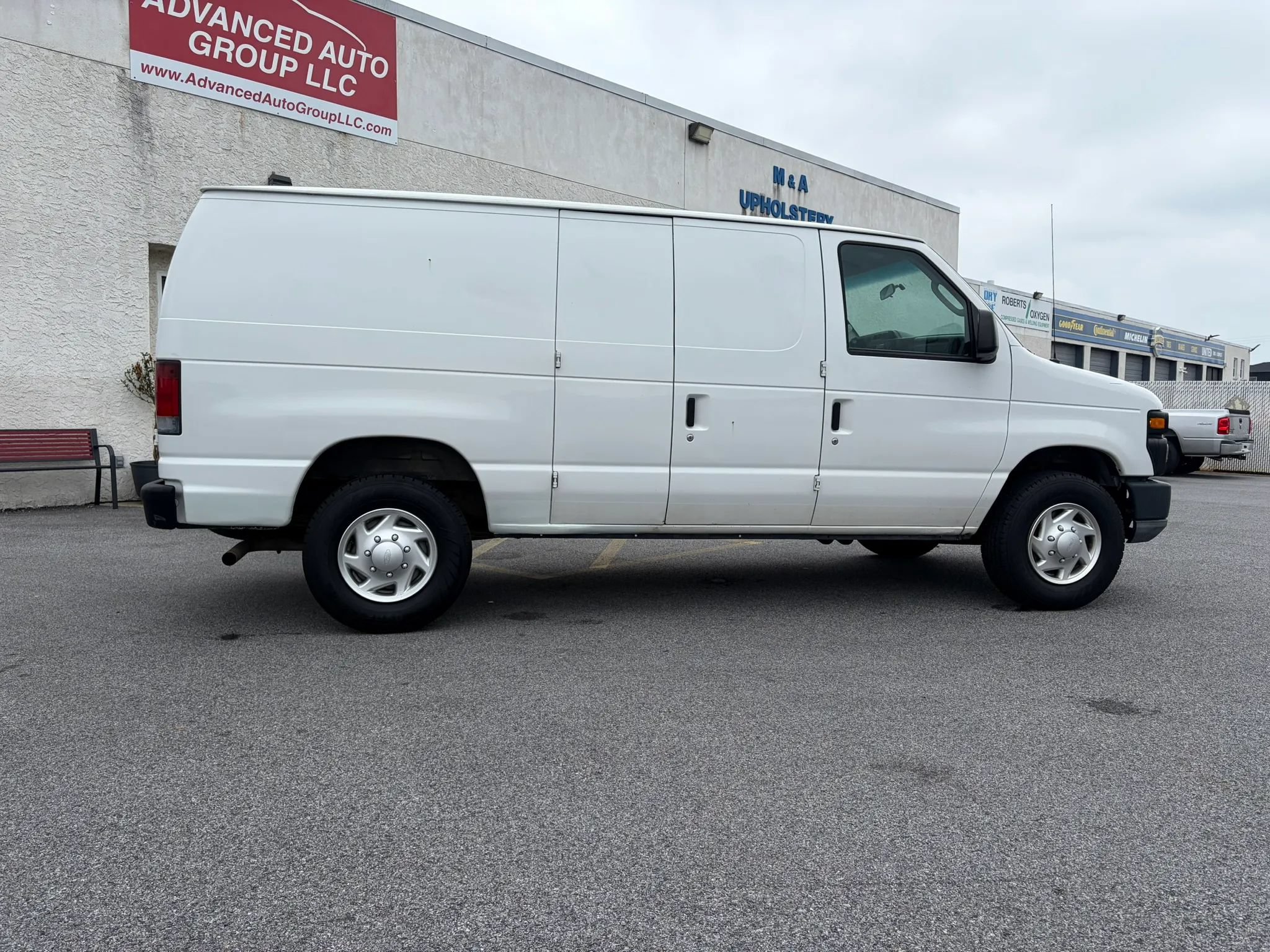 Used 2011 Ford E-250 and Econoline 250 w/ PWR Group RWD image 6