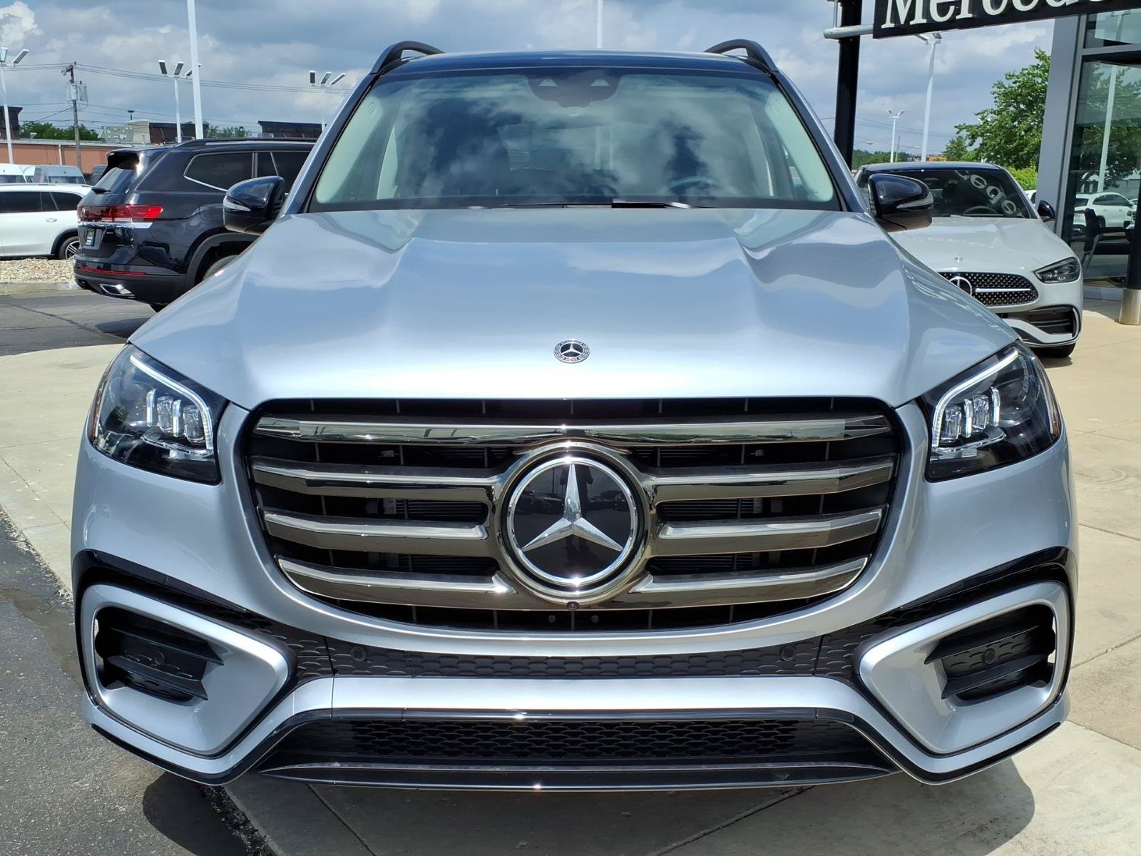 New 2026 Mercedes-Benz GLS 450 4MATIC image 2