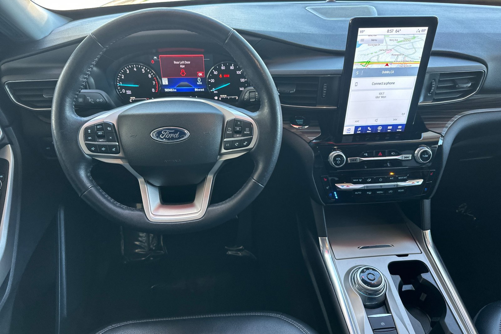 Used 2023 Ford Explorer Limited w/ Limited Technology Package RWD image 17