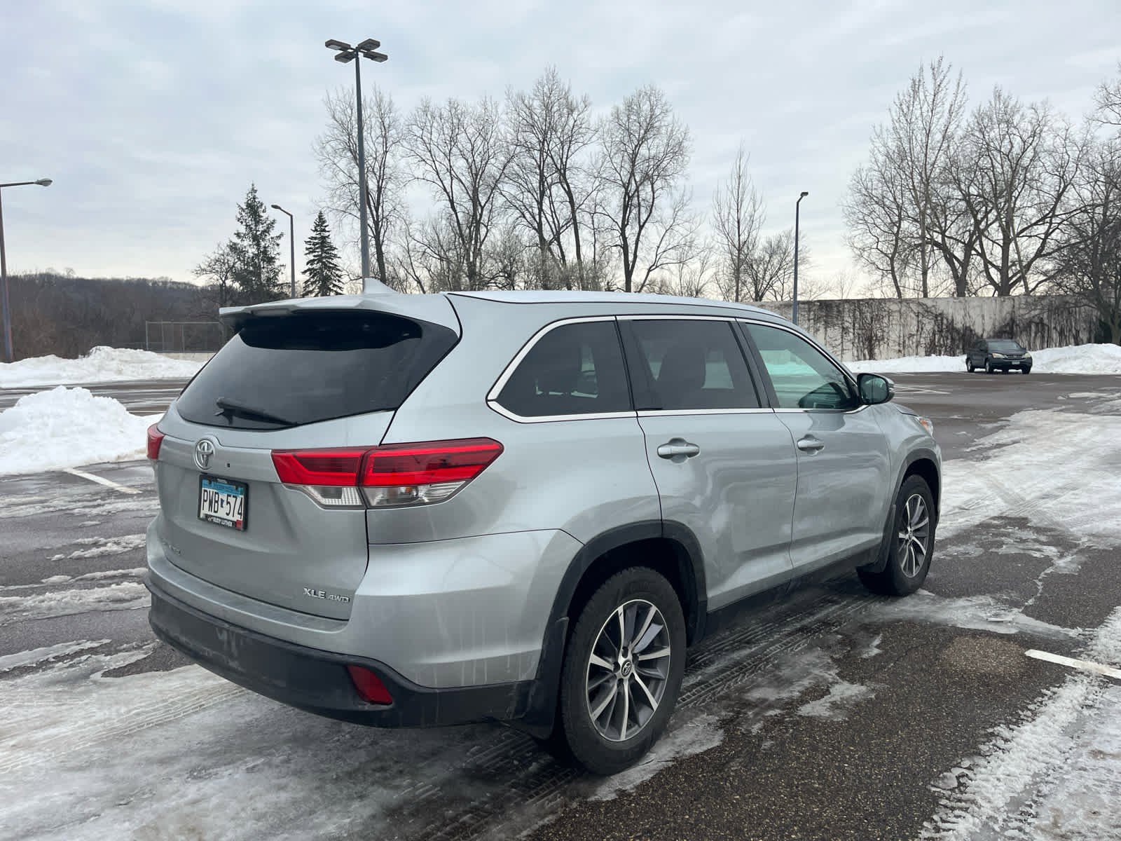 Used 2019 Toyota Highlander XLE image 6