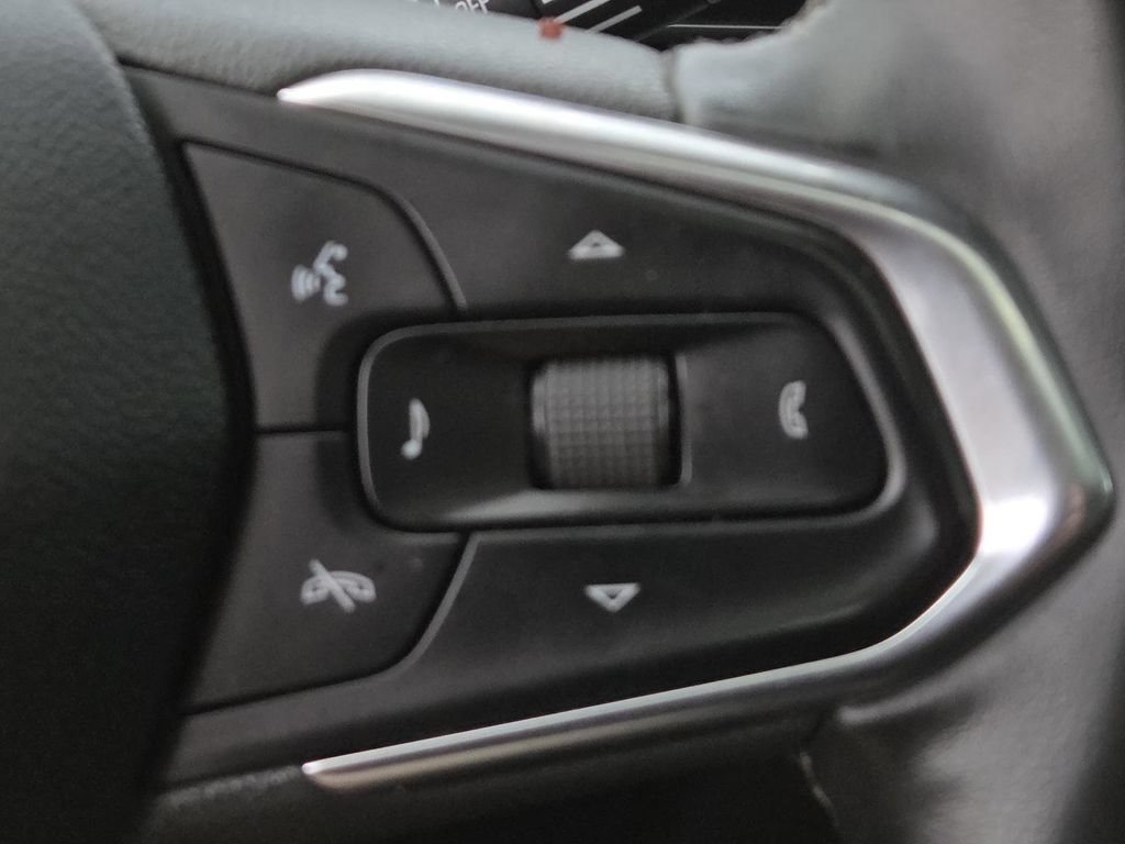 Used 2025 Chevrolet Trax ACTIV w/ Sunroof Package FWD image 29