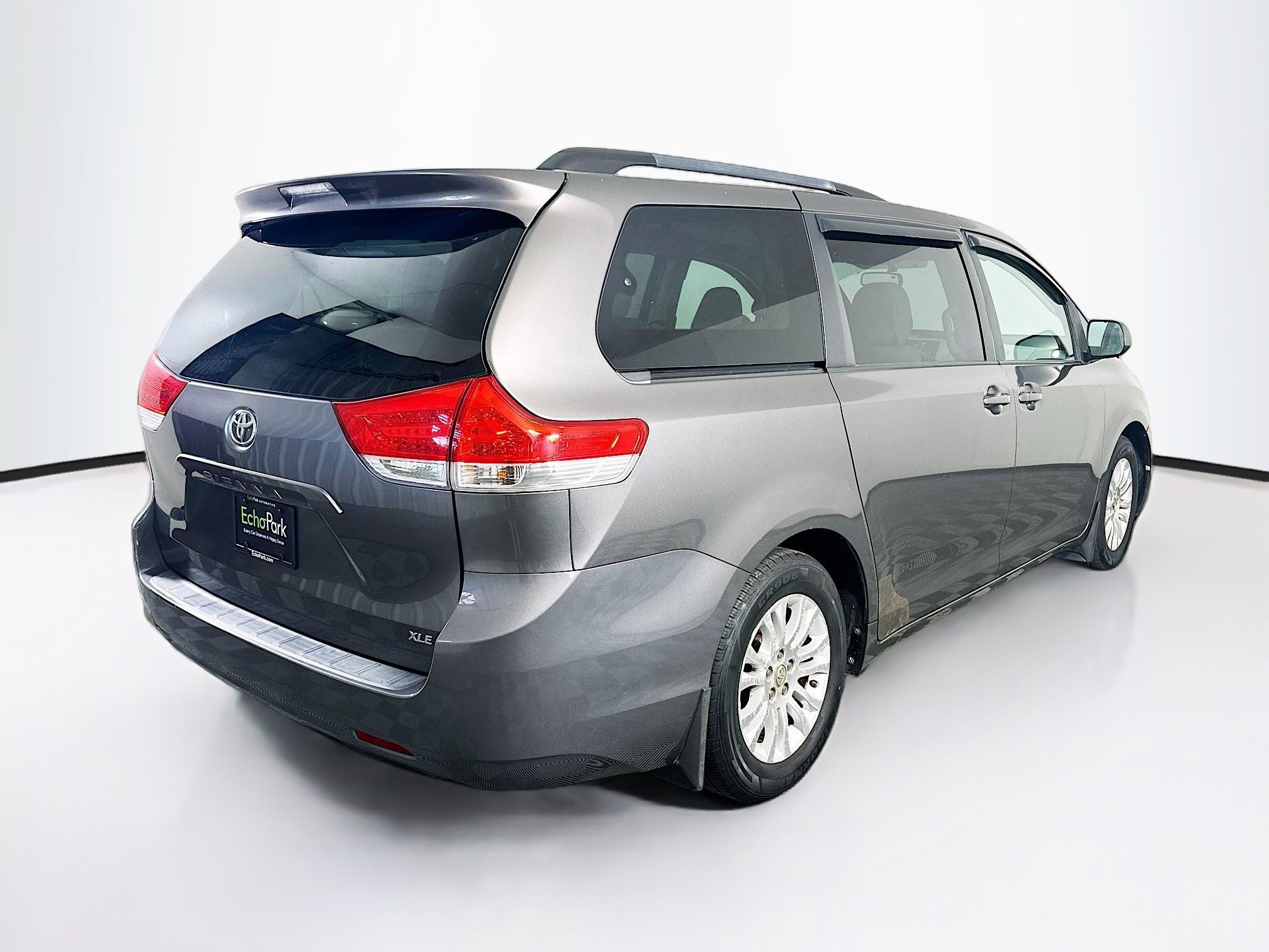 Used 2013 Toyota Sienna XLE FWD image 9