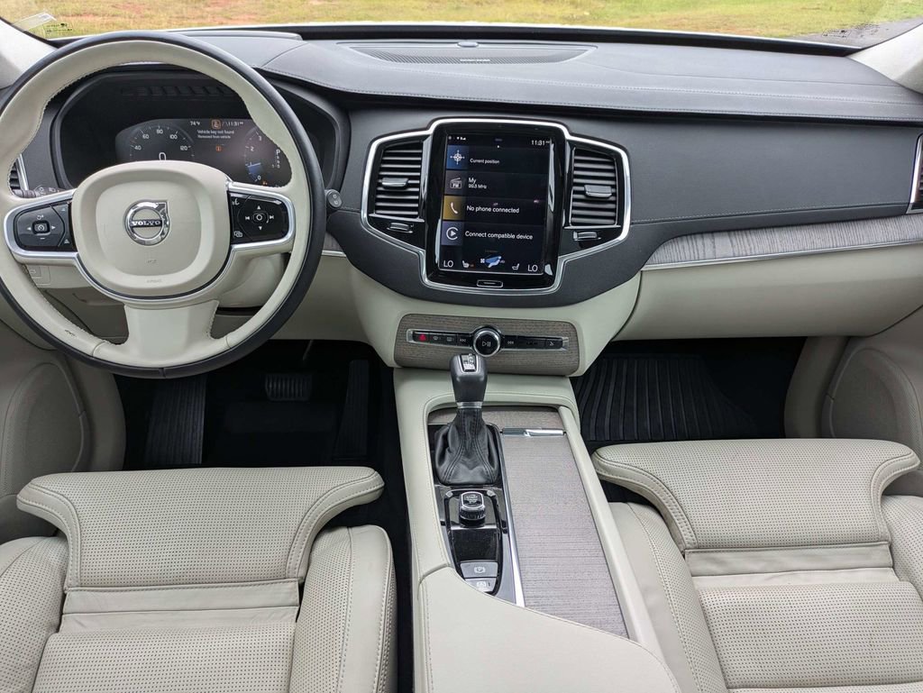 Used 2022 Volvo XC90 T6 Inscription w/ Lounge Package AWD/4WD image 17