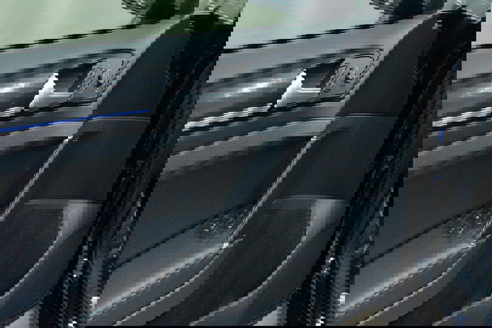 Used 2016 Volkswagen Golf 4-Door image 13