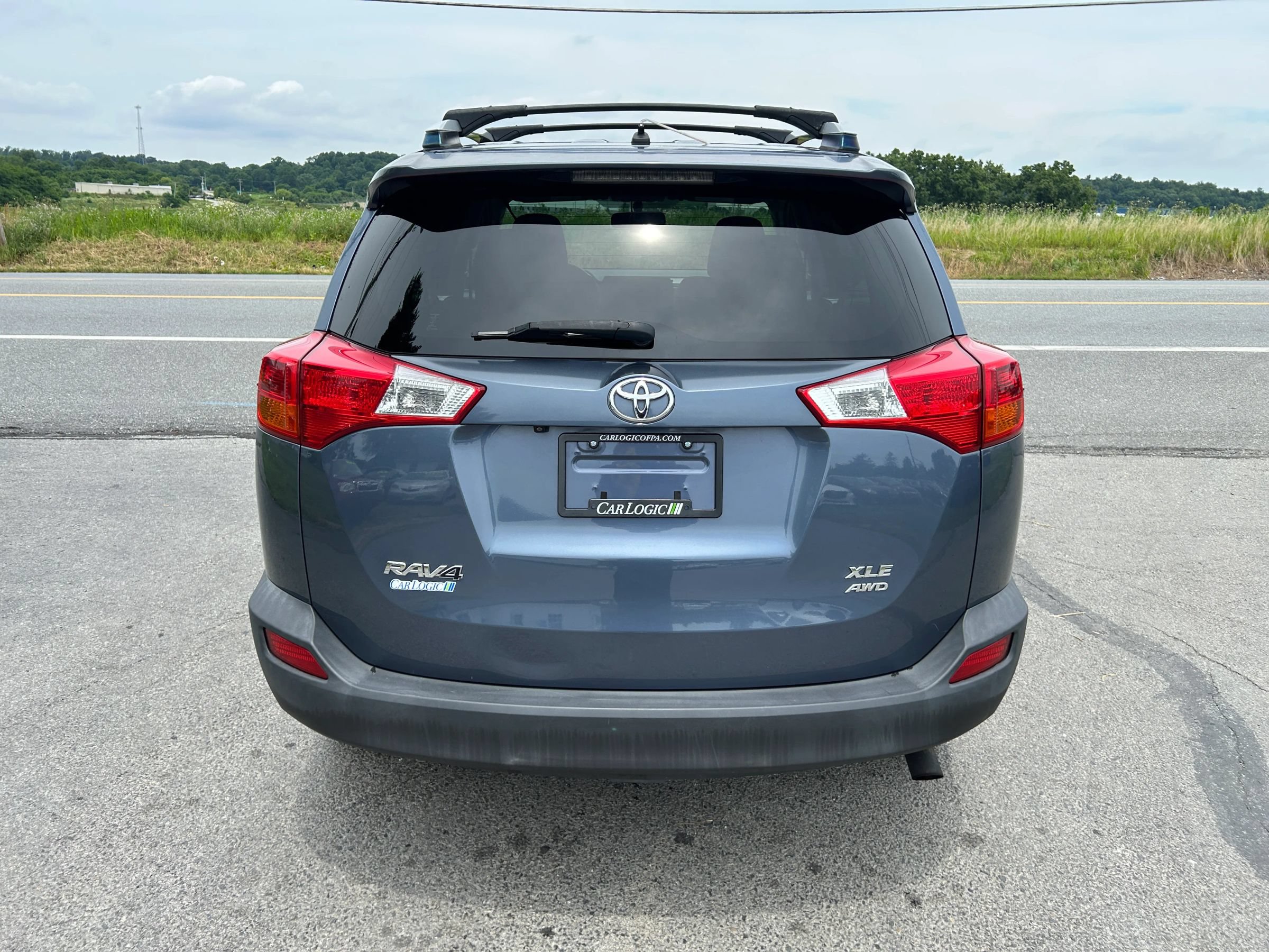 Used 2013 Toyota RAV4 XLE AWD/4WD image 9