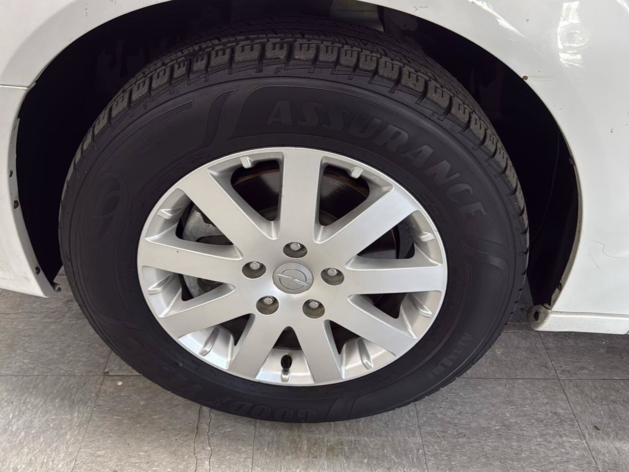 Used 2015 Chrysler Town & Country Touring FWD image 64