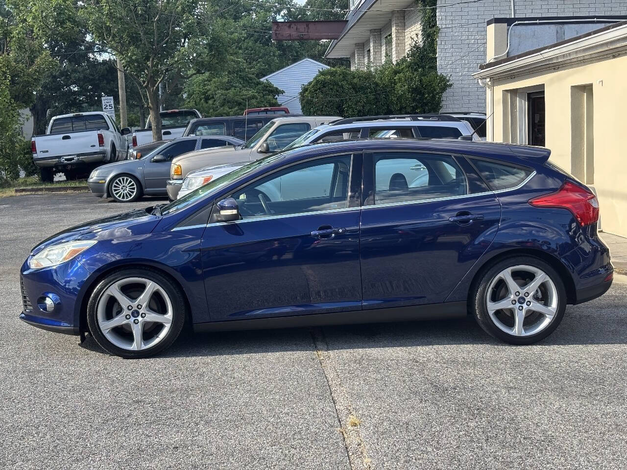 Used 2012 Ford Focus Titanium FWD image 8