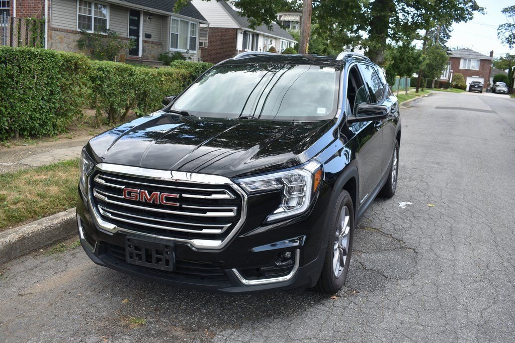 Used 2023 GMC Terrain SLT FWD image 2