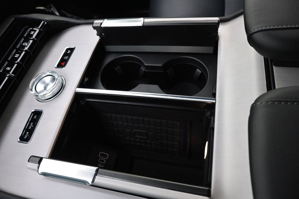 New 2026 Lincoln Navigator Reserve w/ Jet Appearance Package image 30