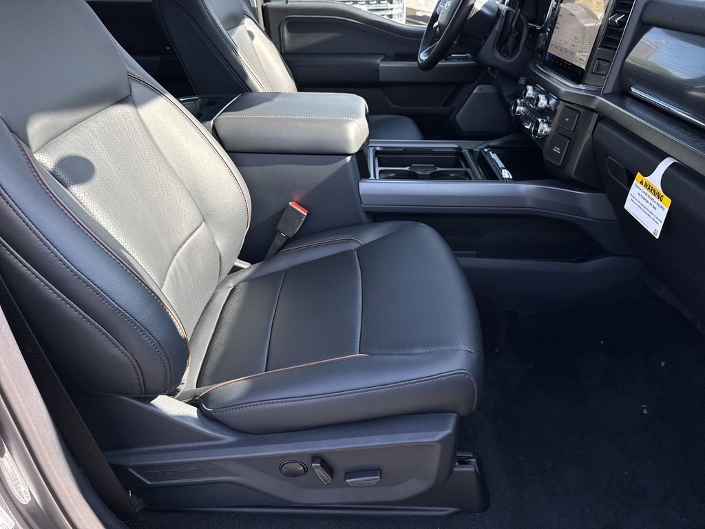 New 2026 Ford F250 Lariat w/ Black Appearance Package image 13