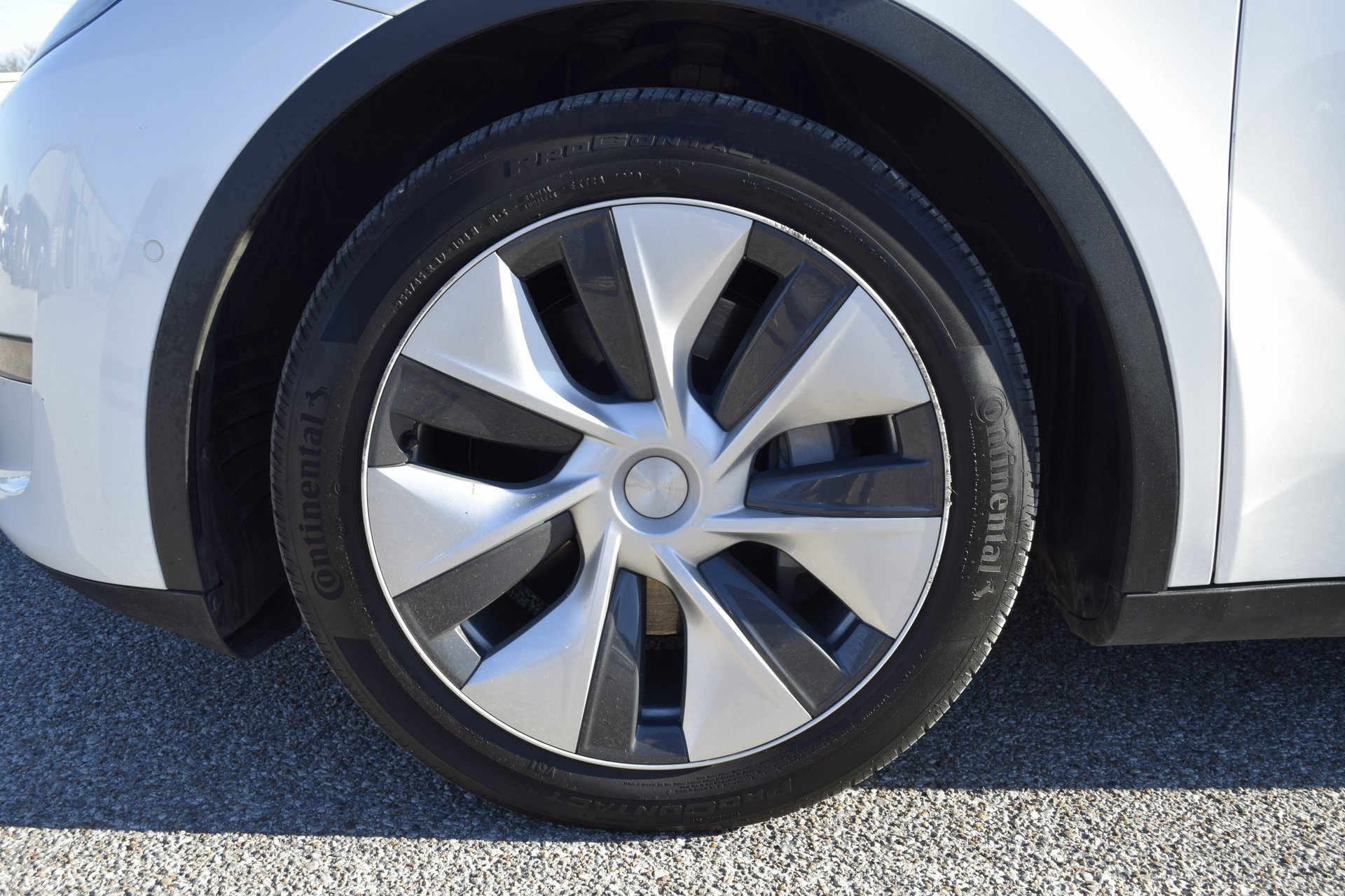 Used 2021 Tesla Model Y Long Range image 25