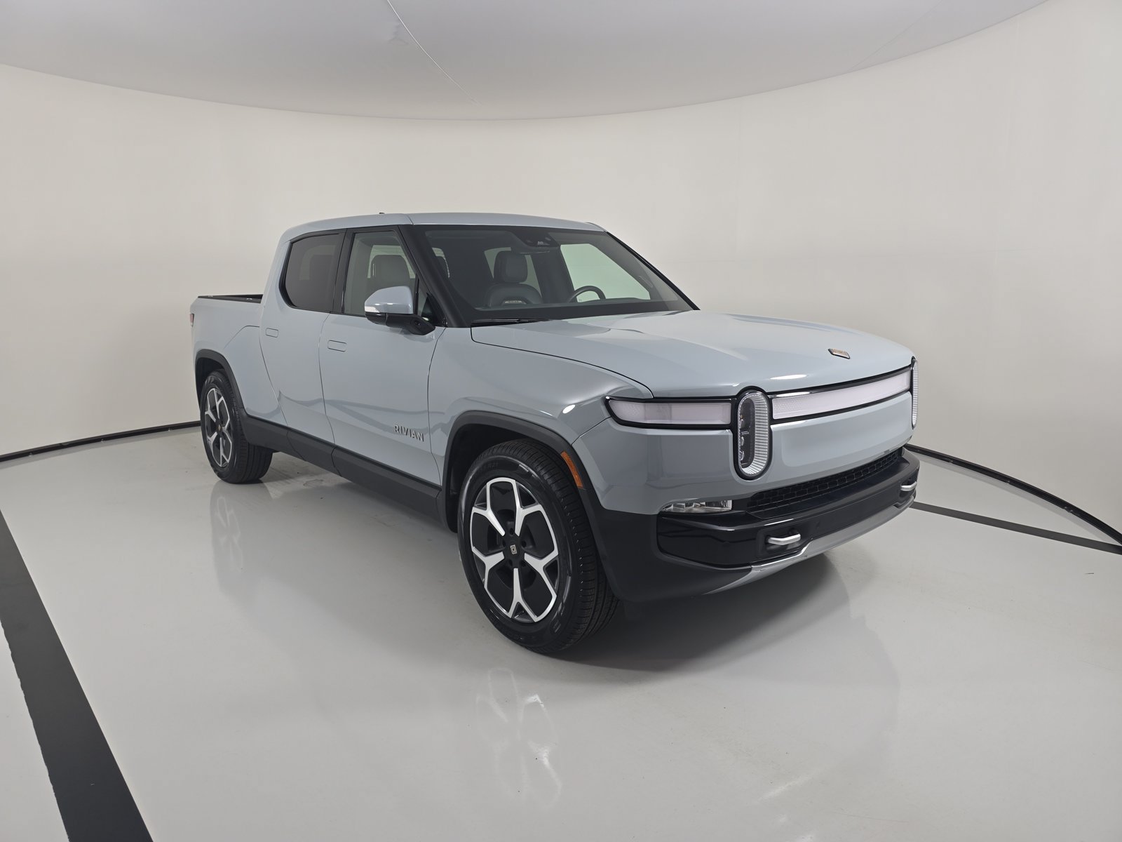 Used 2024 Rivian R1T Adventure Dual AWD/4WD image 7