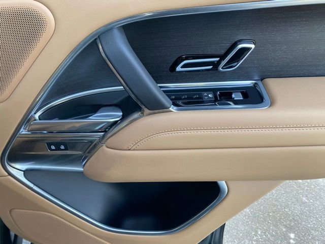 Used 2023 Land Rover Range Rover SE image 32