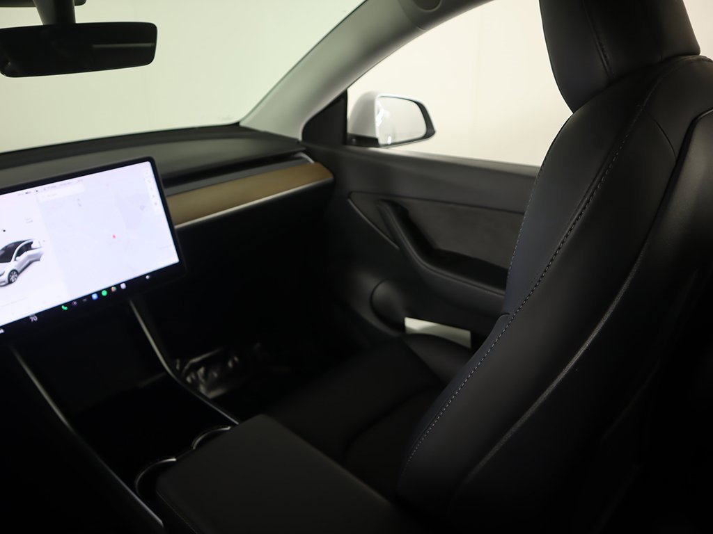 Used 2021 Tesla Model Y Long Range image 42