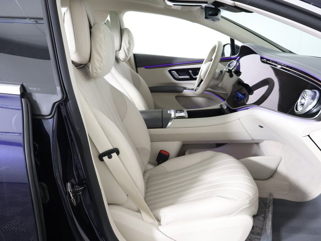 Used 2023 Mercedes-Benz EQS 580 4MATIC Sedan image 36