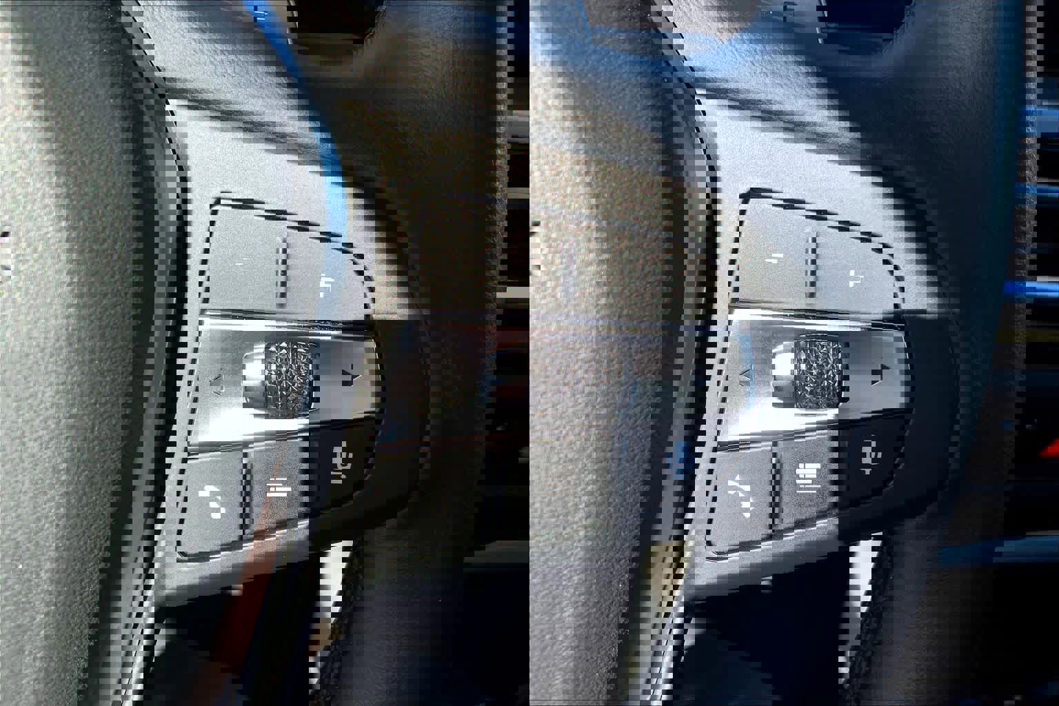 Used 2023 BMW 330i xDrive Sedan w/ Premium Package image 25