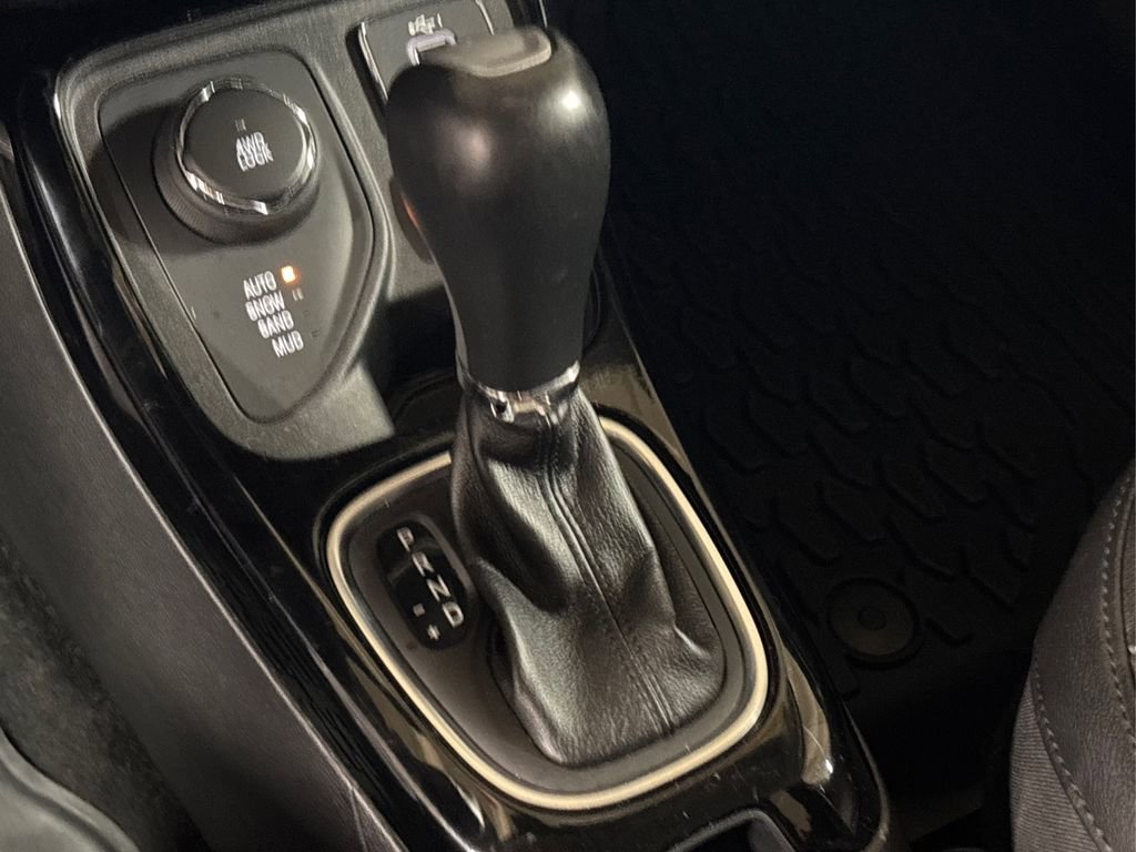 Used 2020 Jeep Compass Latitude image 29
