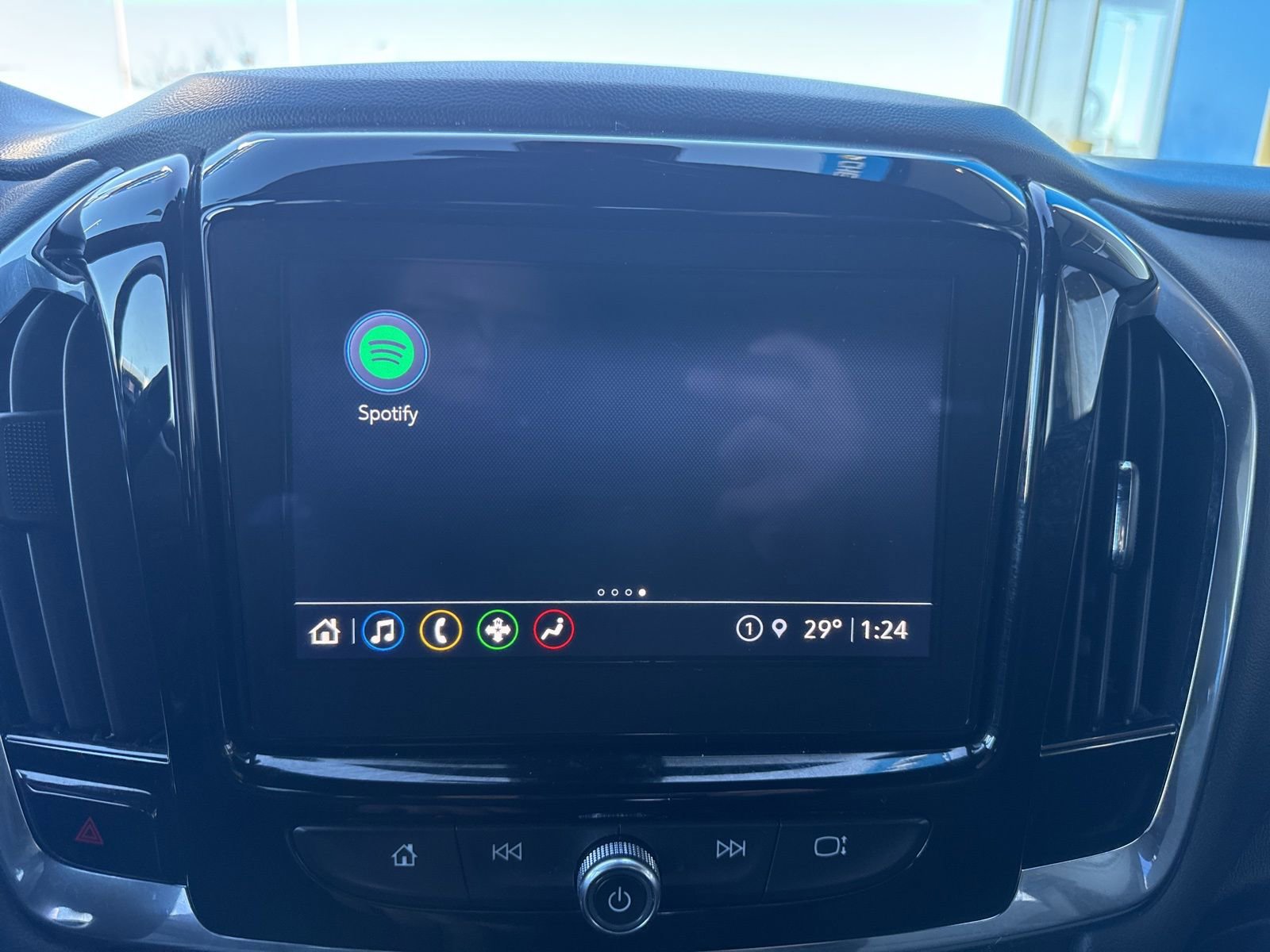 Used 2023 Chevrolet Traverse LT w/ Rear Camera Mirror Package image 25