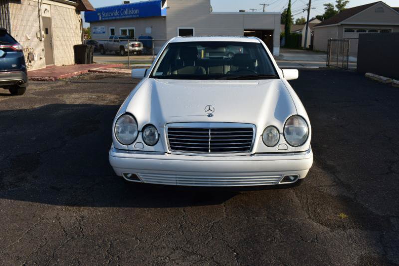 Used 1999 Mercedes-Benz E 320 Sedan image 5