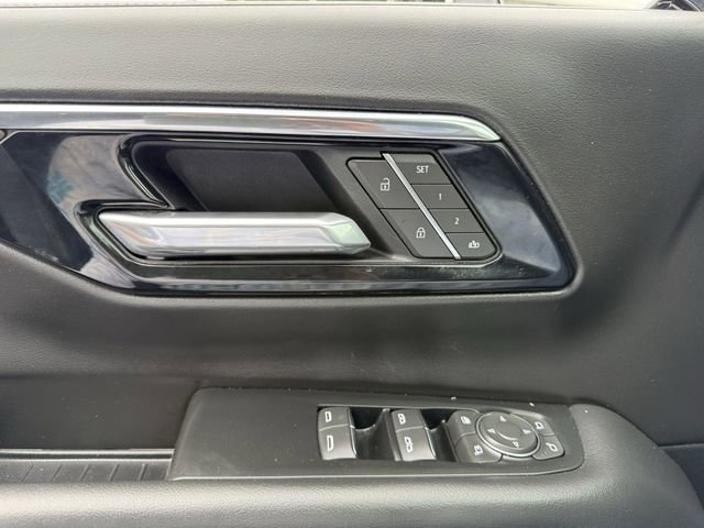 Used 2025 Chevrolet Tahoe Premier AWD/4WD image 20