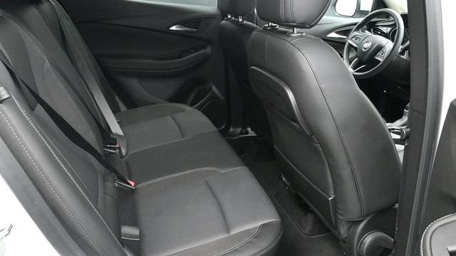 Used 2022 Buick Encore GX Preferred w/ Sport Touring Package FWD image 9
