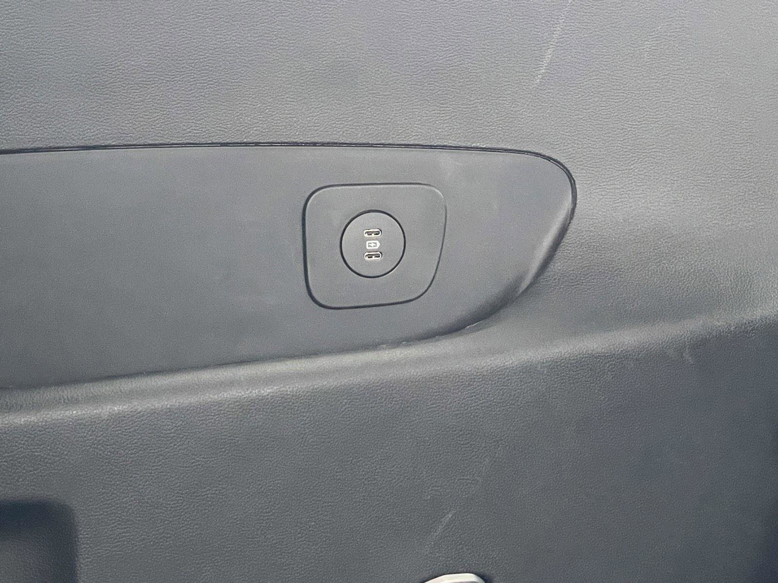 Used 2025 Ford Explorer Active w/ Active Comfort Package image 38