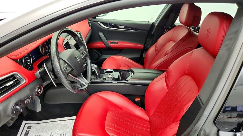 Used 2023 Maserati Ghibli Modena RWD image 19