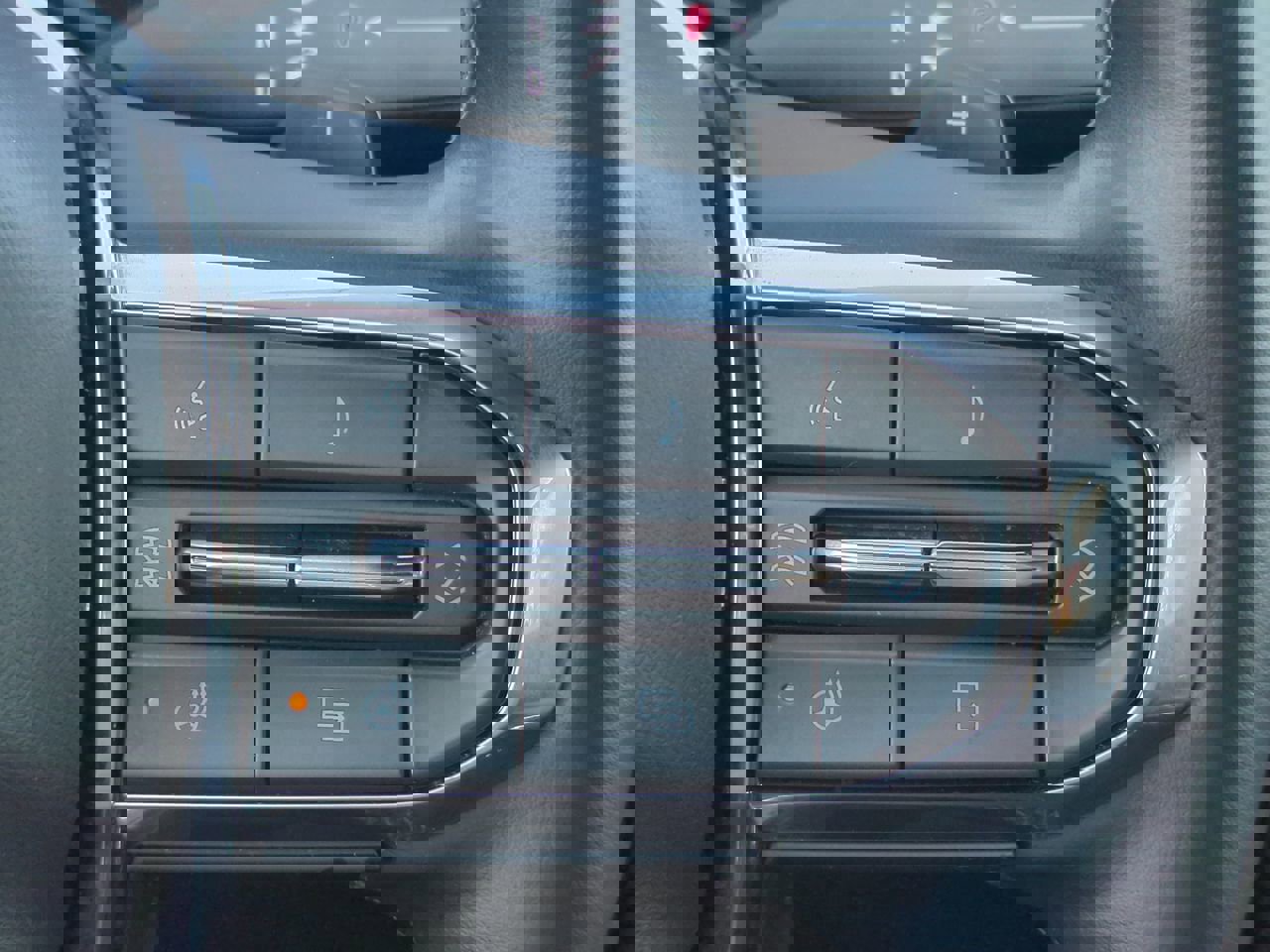 Used 2025 GMC Acadia Elevation image 26