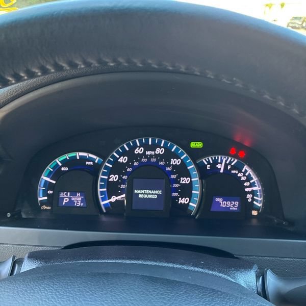 Used 2014 Toyota Camry XLE w/ Leather Package FWD image 23