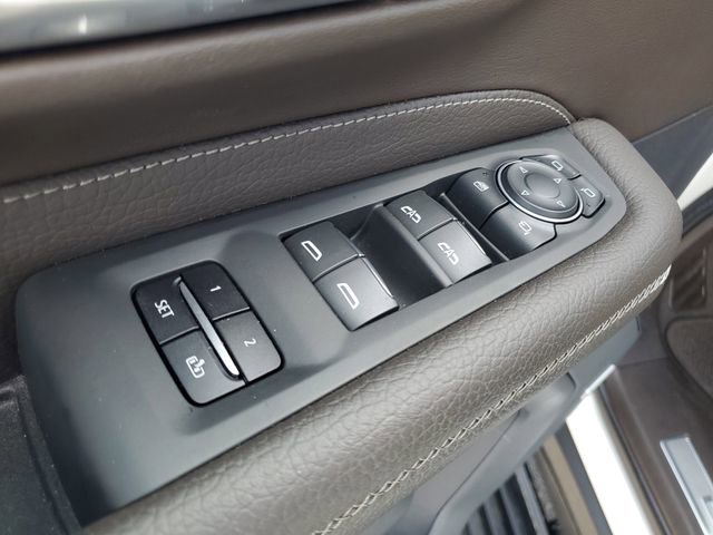 Used 2022 GMC Yukon XL Denali image 9