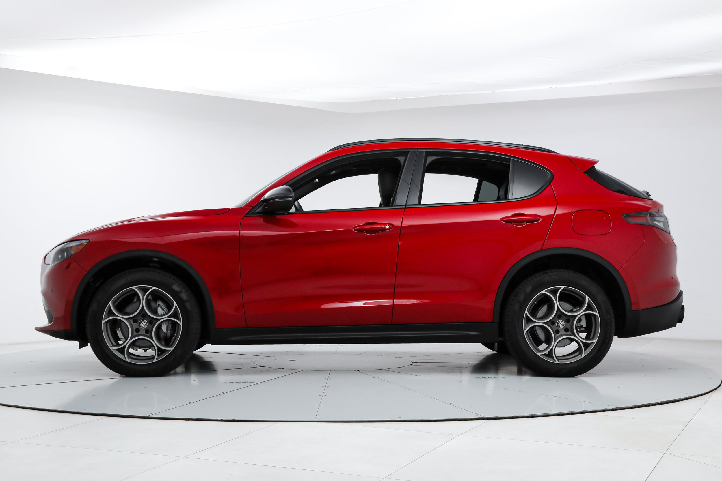 New 2025 Alfa Romeo Stelvio Sprint w/ Convenience Package AWD/4WD image 2
