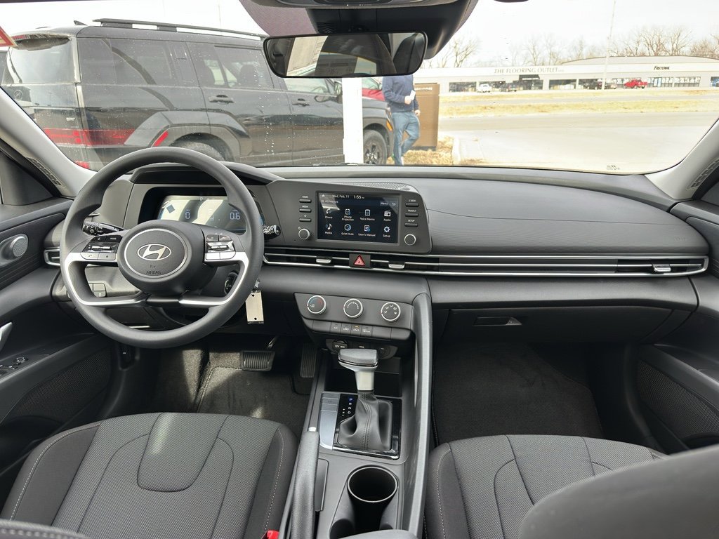 New 2026 Hyundai Elantra SE image 11
