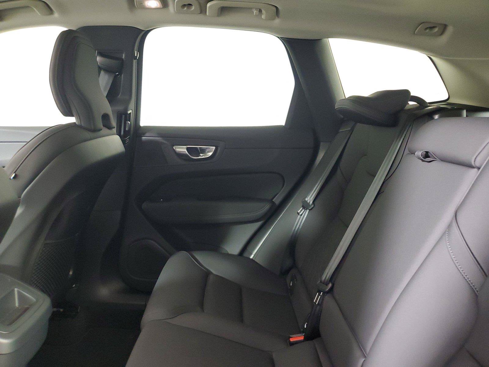 Certified 2026 Volvo XC60 B5 Core AWD/4WD image 12