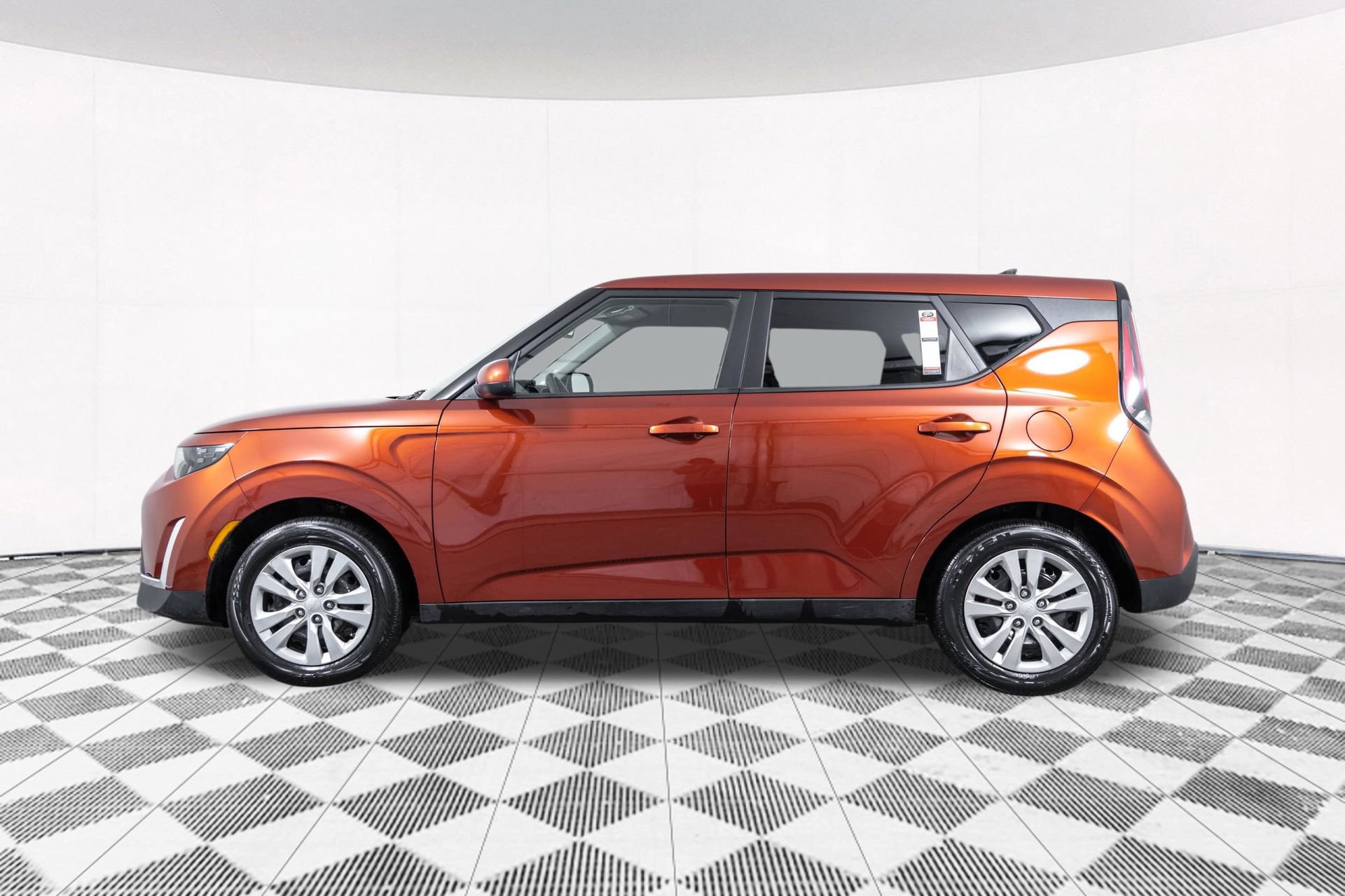 Used 2024 Kia Soul LX FWD image 12