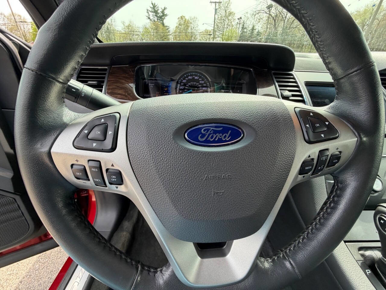 Used 2014 Ford Taurus Limited FWD image 21