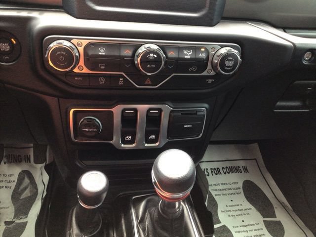 Used 2021 Jeep Wrangler Sport AWD/4WD image 16