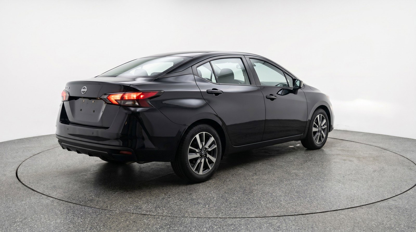 Used 2025 Nissan Versa SV FWD image 9