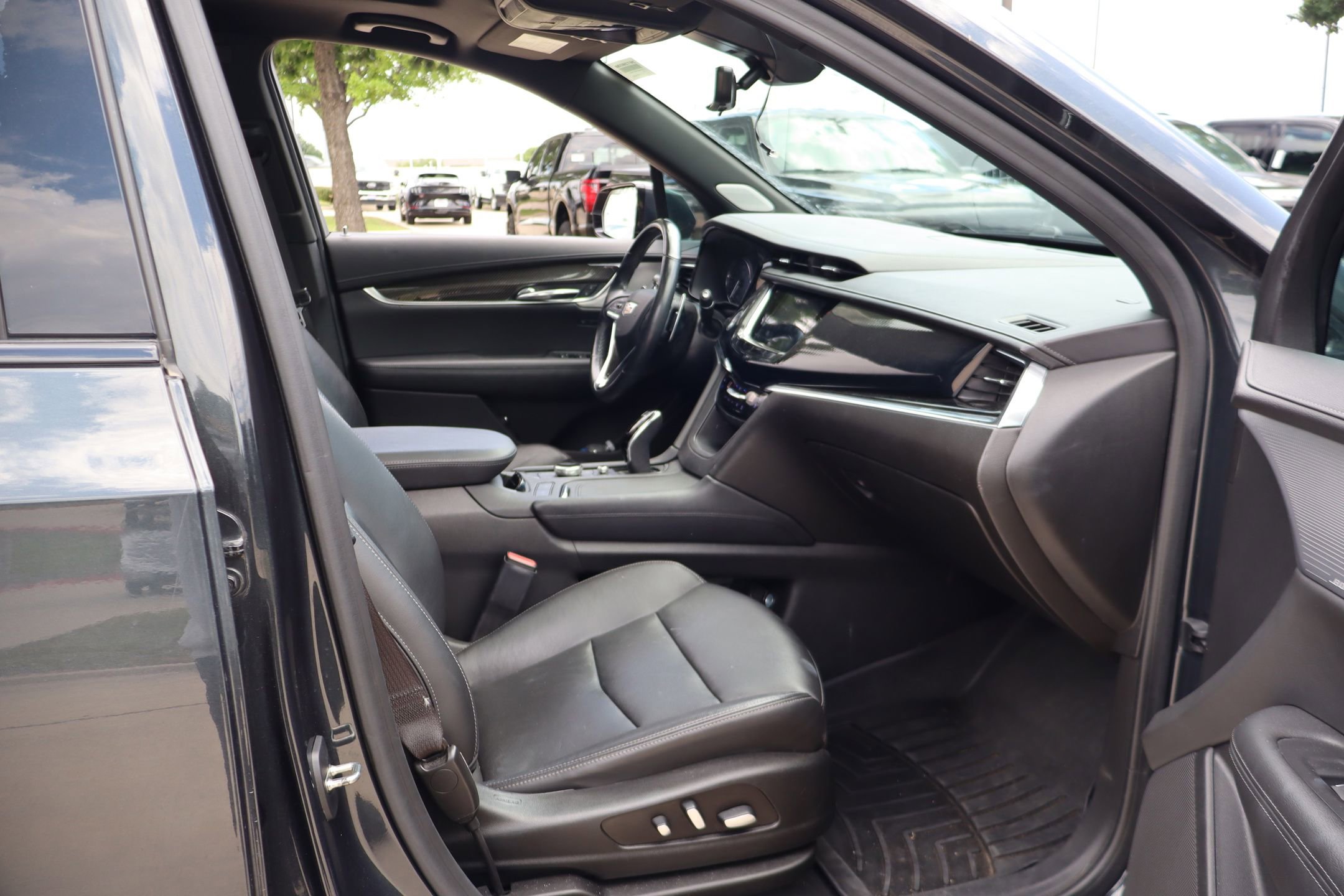 Used 2021 Cadillac XT6 Sport AWD/4WD image 32