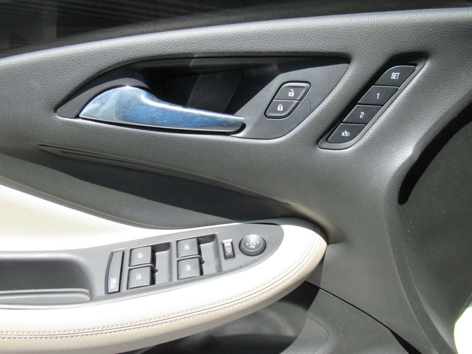 Used 2019 Buick Envision Premium AWD/4WD image 20