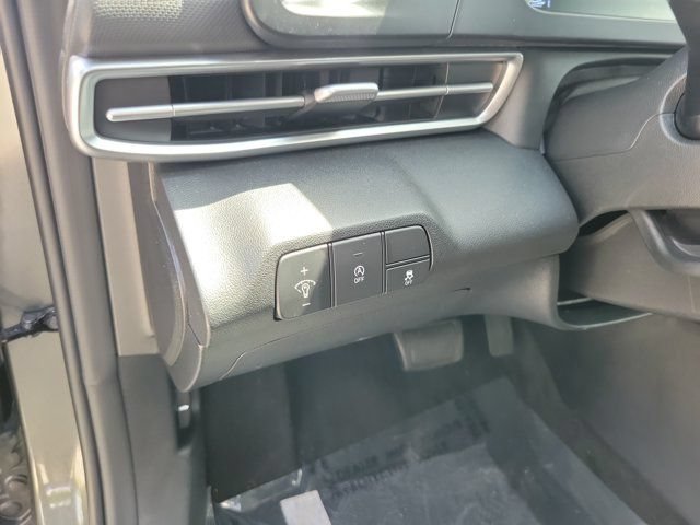 Certified 2026 Hyundai Elantra SE w/ Cargo Package FWD image 19