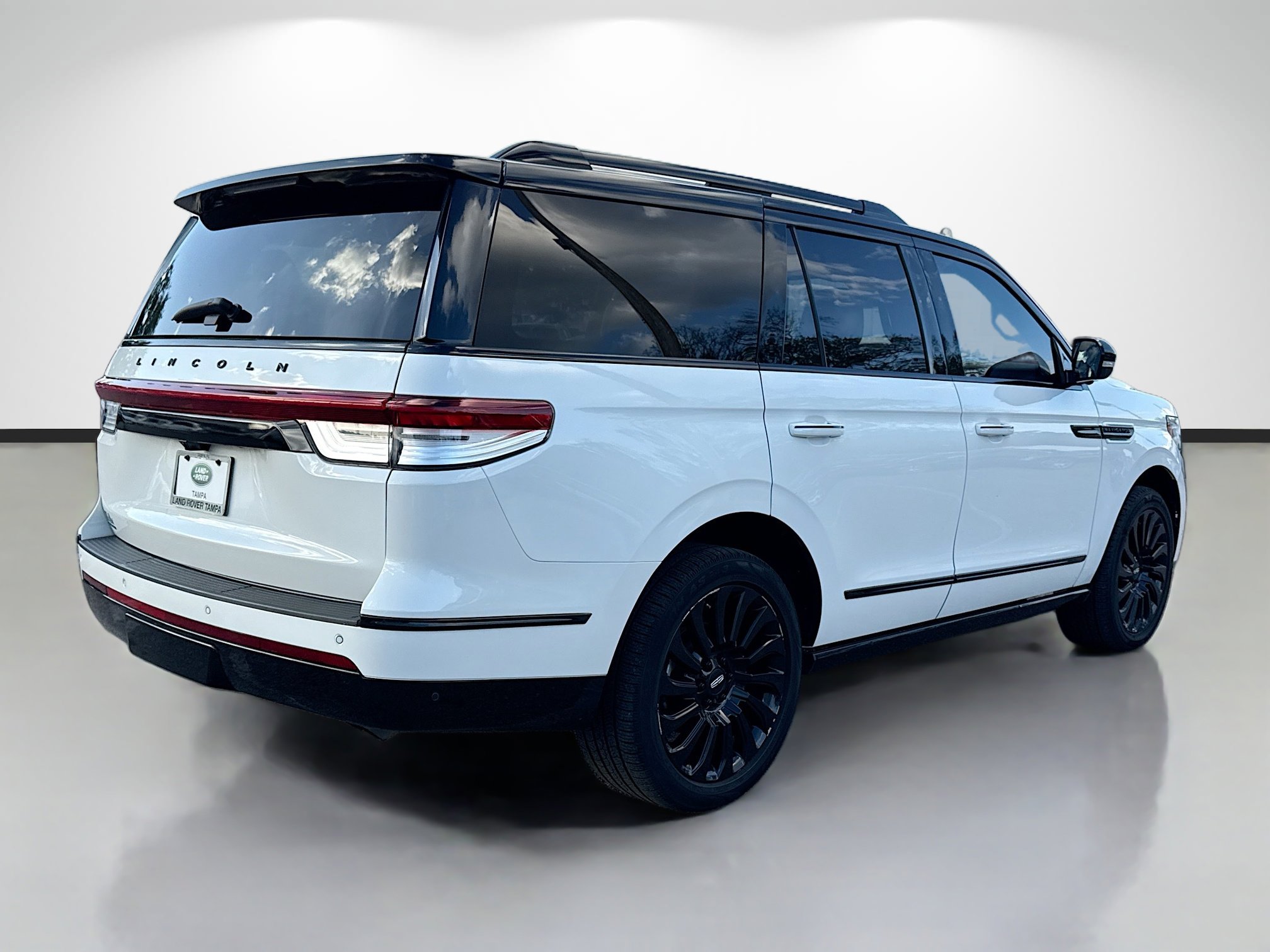 Used 2023 Lincoln Navigator Black Label image 5